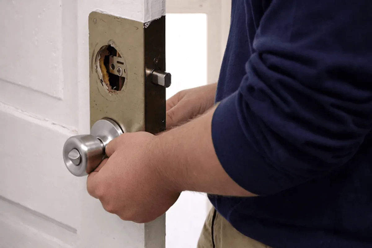 Professional door lock repair service